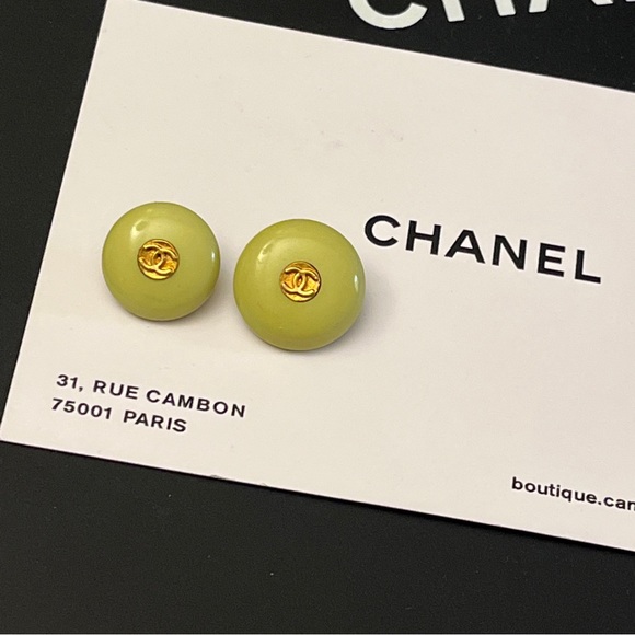 SOLD 💔 AUTHENTIC!! Lot Of 2 Chanel Vintage CC Buttons Green Gold 1990s R2 - Picture 4 of 9